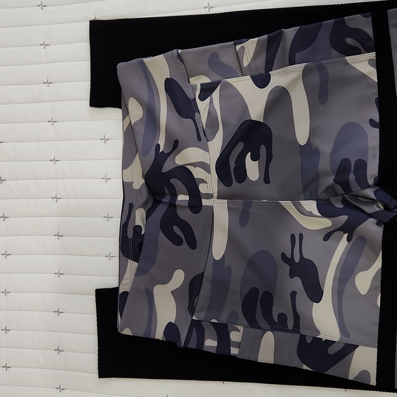 NEW Leggings / Activewear - Picture 4 of 8